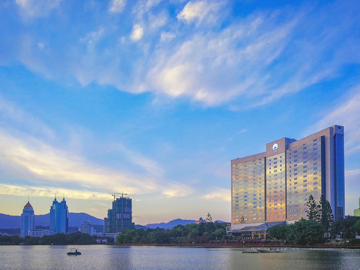 Fuzhou Lakeside Hotel Exteriör bild